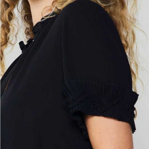 Current Air LA white blouse satin finish and ruffle cuffs - Picture 3 of 3